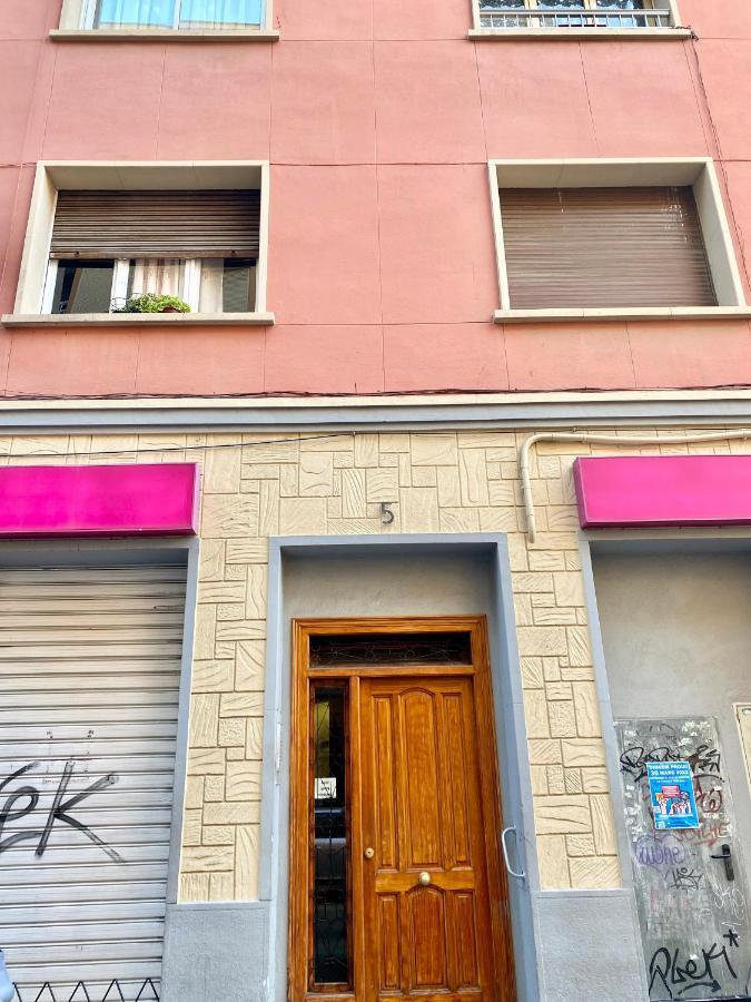 Habitacion Barato En Piso Familiar Compartido El Centro De La Ciudad Cerca De La Estacion De Autobuses Tarragona Dış mekan fotoğraf