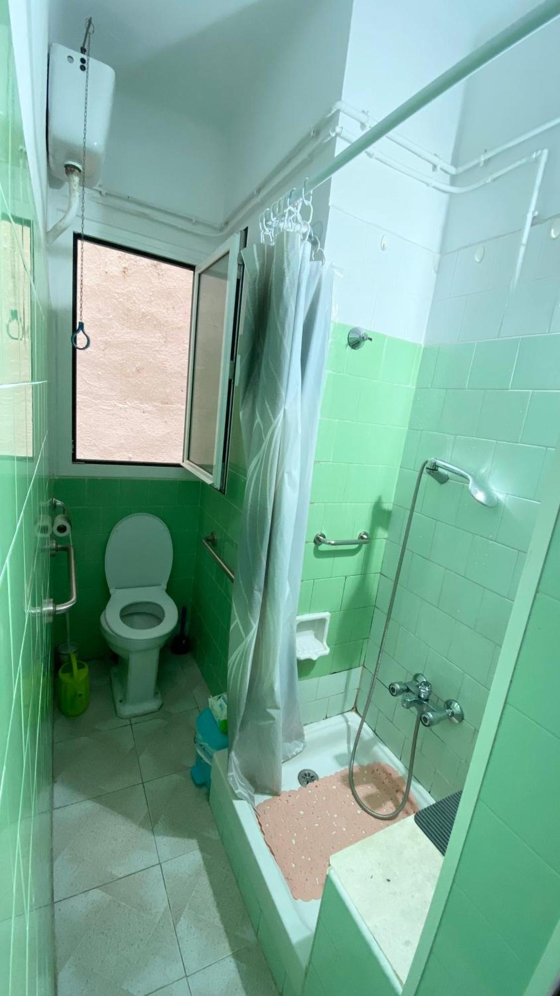 Habitacion Barato En Piso Familiar Compartido El Centro De La Ciudad Cerca De La Estacion De Autobuses Tarragona Dış mekan fotoğraf